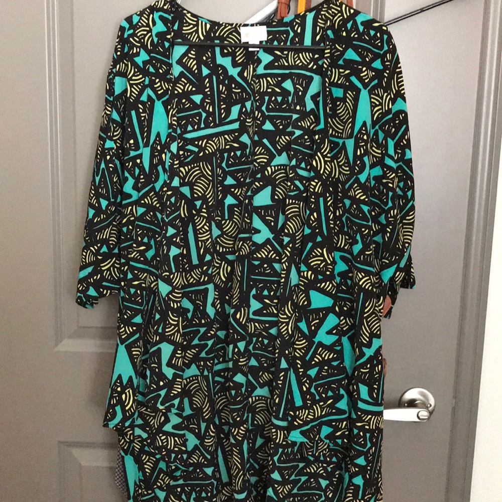 Lularoe Shirley - Size M
